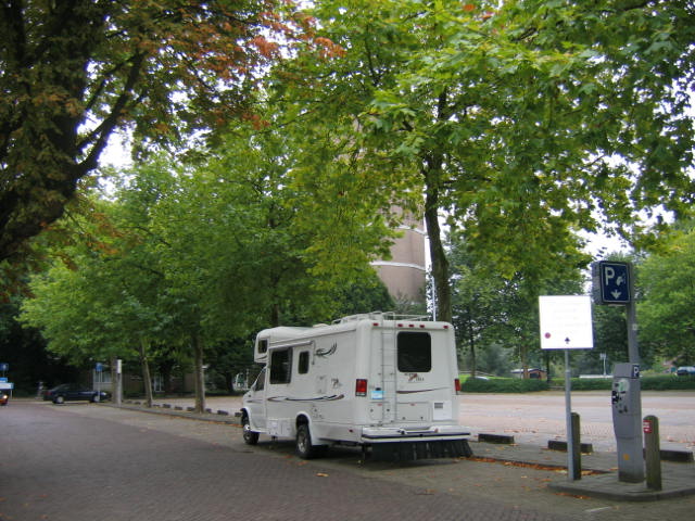 Zwolle camperstop at parking lot: 5 Euros for 24 hours