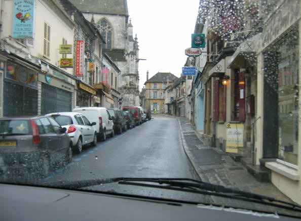 Less-than-happy moment in Moret sur Loing