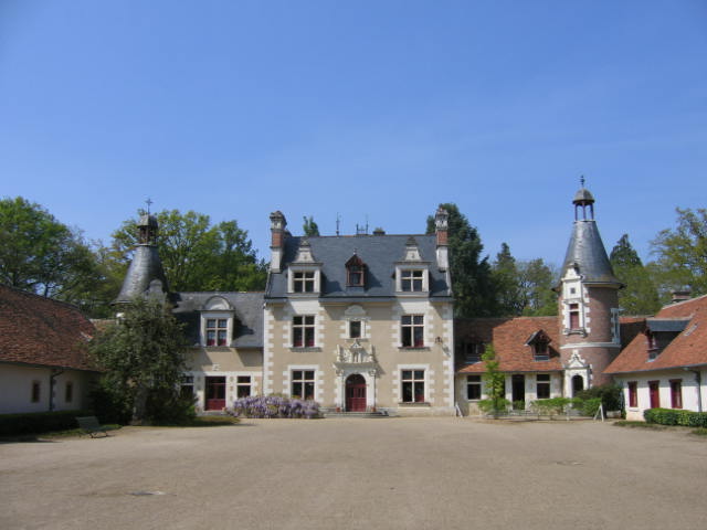 Troussay Chateau, front