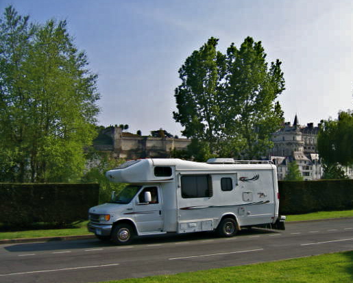 Rover drawing envious glances, Amboise municipal campground